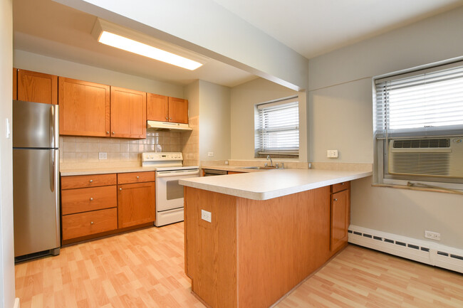 Building Photo - 4970 N Marine Dr