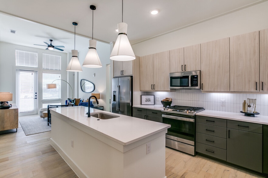 Alton 2929 Oak Lawn Ave Dallas TX 75219 Apartment Finder