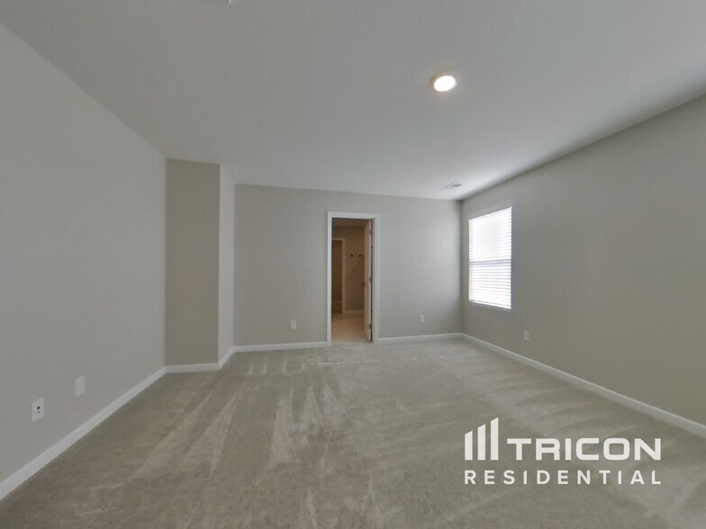 Building Photo - 5046 Lawler Ln