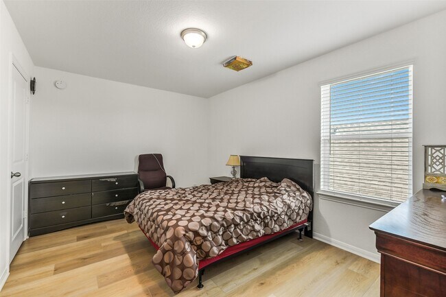 Building Photo - 22222 Opa Gln Dr