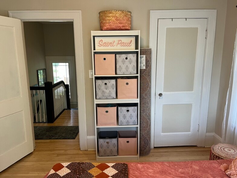 Building Photo - 4732 Harriet Ave