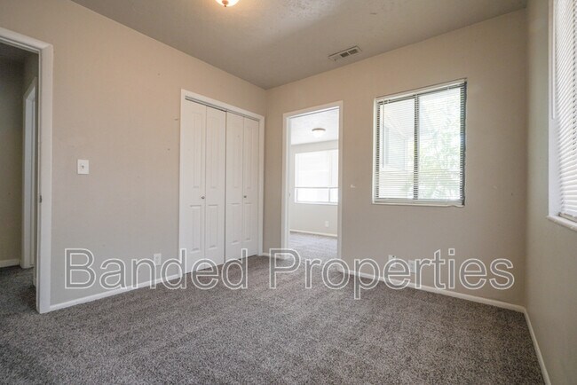 Building Photo - 276 W 700 N