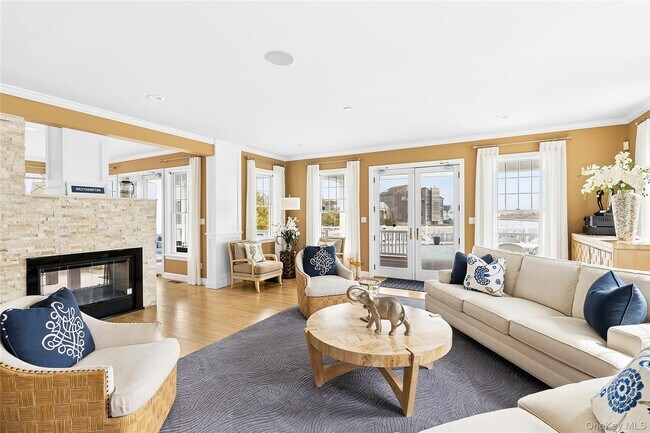 Building Photo - 176 Beach Ln