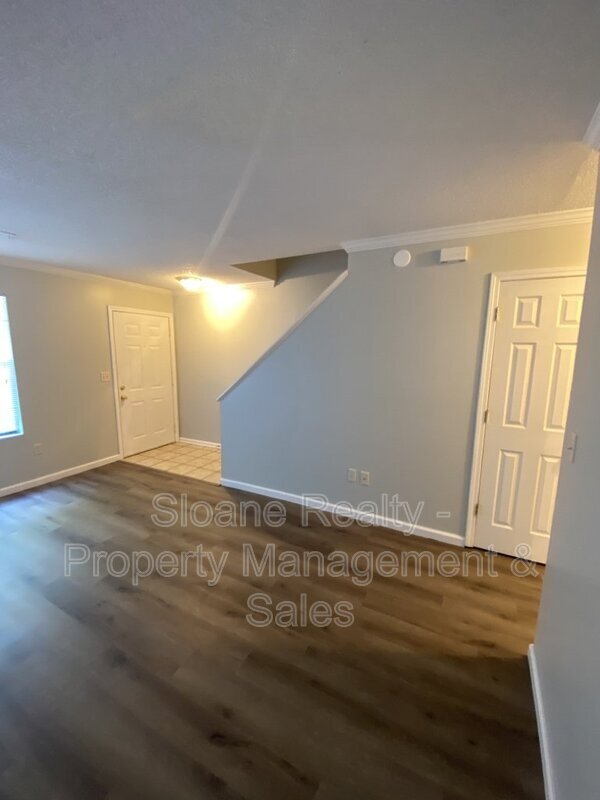 Building Photo - 6239 Lucille Dr
