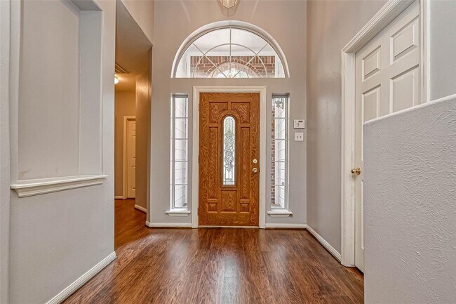 Building Photo - 118 N Willow Point Cir