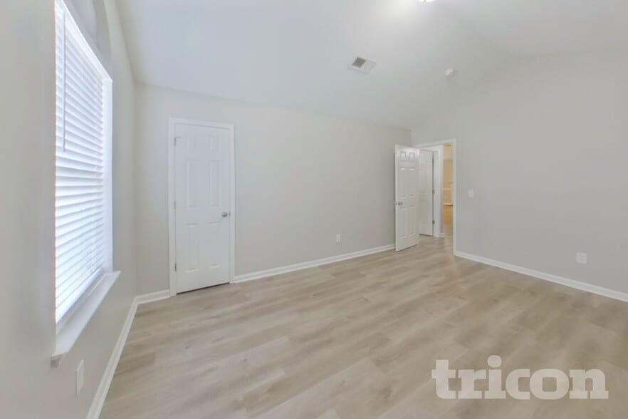 Building Photo - 89 Smokewood Dr