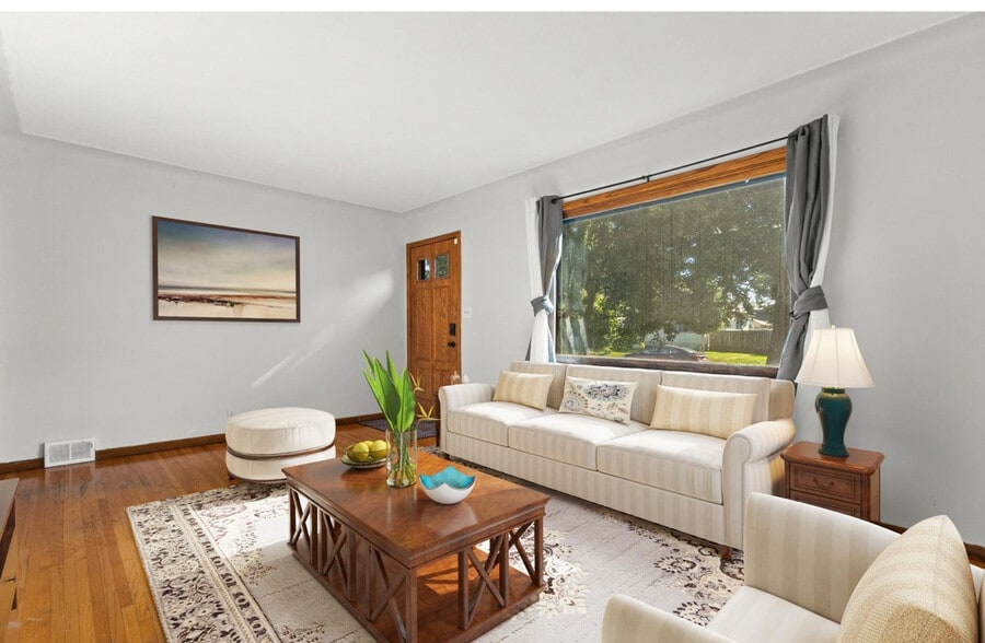 Building Photo - 5748 35th Ave S