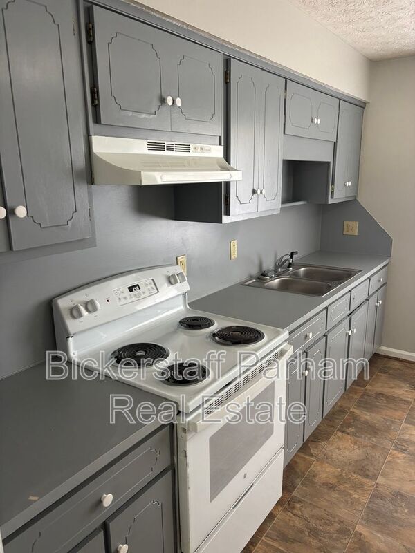 Building Photo - 6270 Stoneway Dr