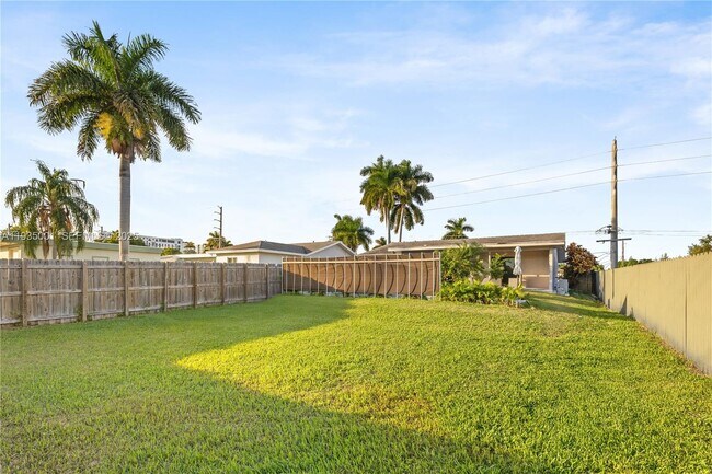 Building Photo - 218 SE 2nd St