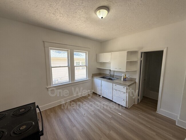 Primary Photo - 1440 10th St