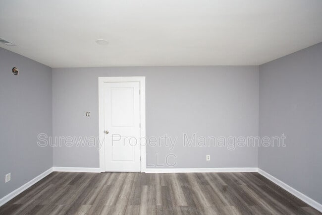 Building Photo - 200 Cooper St