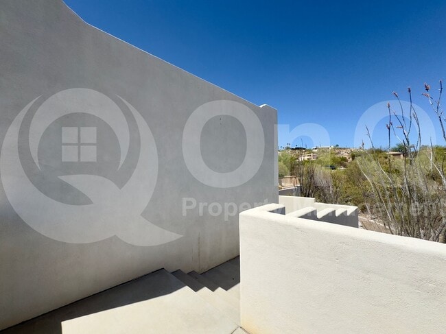 Building Photo - 3700 N San Sebastián Dr