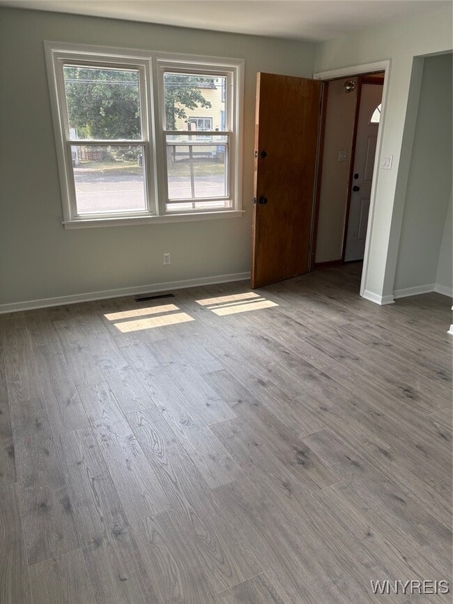 Building Photo - 482 Ridge St