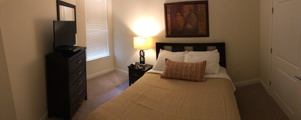 Building Photo - 5725 Carnegie Blvd