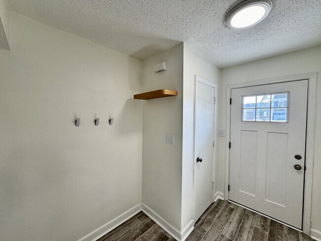 Building Photo - Ready NOW! A Custom Townhouse-Style Duplex Blocks to the Beaches! Fenced Yard - Hot Tub - Pet Fri...