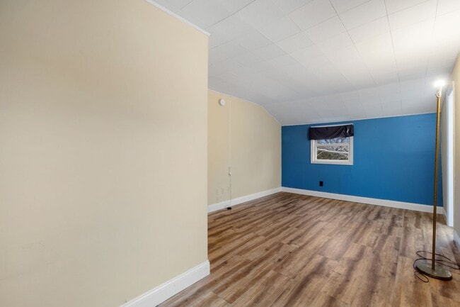 Building Photo - Single family Walking distance to UofD; Av...