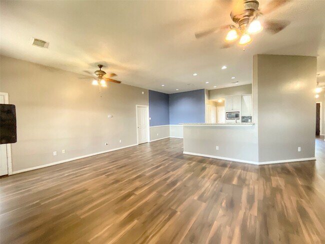 Building Photo - 9509 Dry Springs Dr