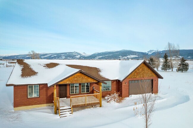 Building Photo - 1054 Canoe Loop
