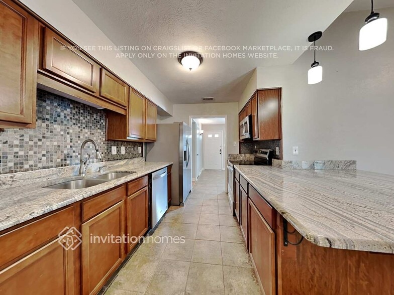 Building Photo - 1301 Clearview Dr