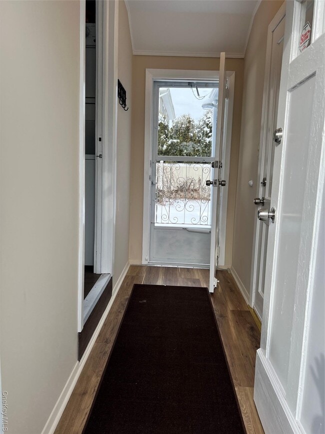 Building Photo - 223 Clay Pitts Rd