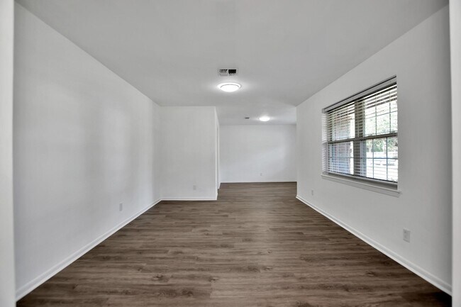Building Photo - 10513 Moorberry Ln