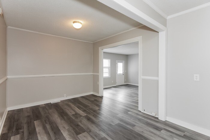 Building Photo - 906 N Broad St