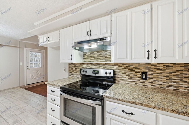 Building Photo - 2602 Burningtree Ct