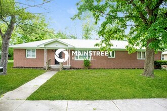 Building Photo - 3 Bedroom Pet-Friendly Home in Indianapolis, IN with Main Street Renewal