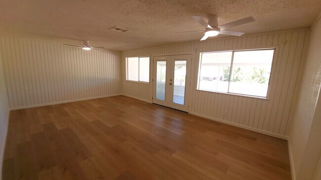 Building Photo - Fully Remodeled Home in North Phoenix – Mo...