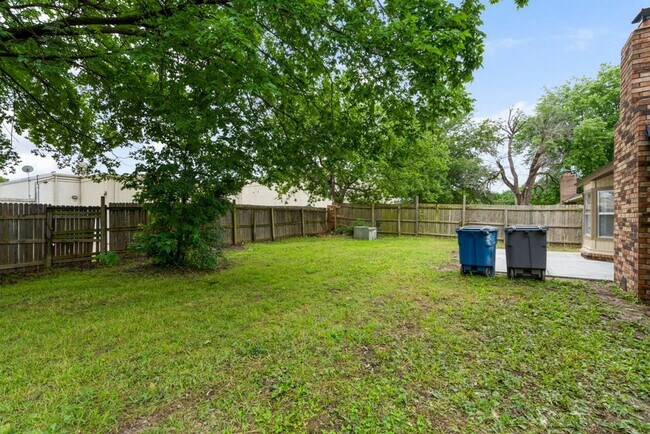 Building Photo - 3 Bed | 2 Bath near Downtown Tulsa!