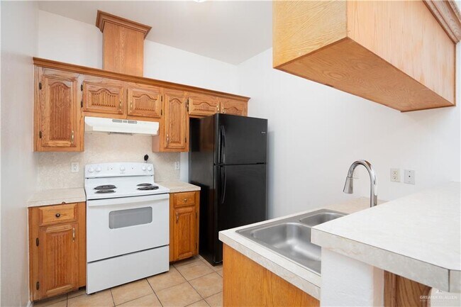Building Photo - 604 Buena Vista Dr