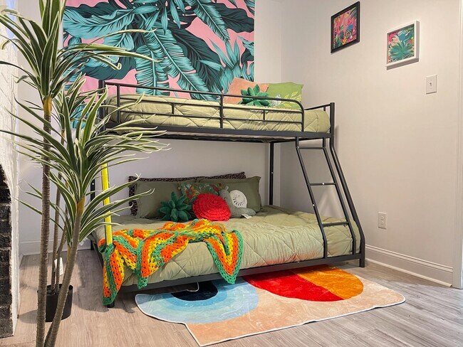 Building Photo - 2462 Hale Ave