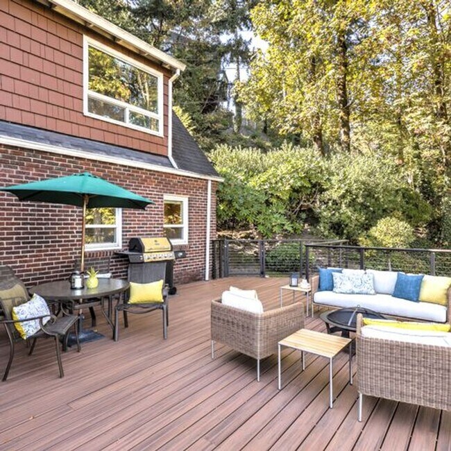 Building Photo - Beautiful 4 Bed, 3.5 Bath Rental home in S...