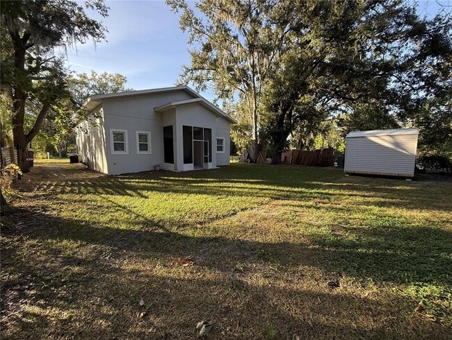 Building Photo - 14 S Forest St