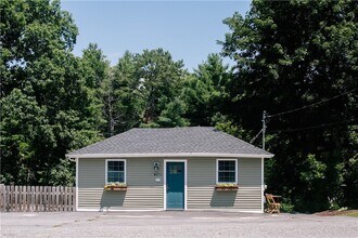 Building Photo - 457 Carolina Back Rd
