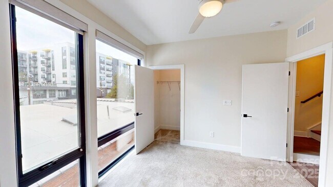 Building Photo - 1211 Minter Pl