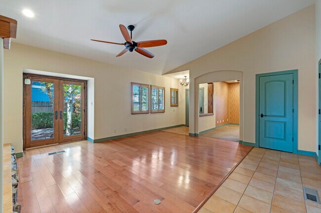 Living Room - 2100 Brittany Meadows Dr