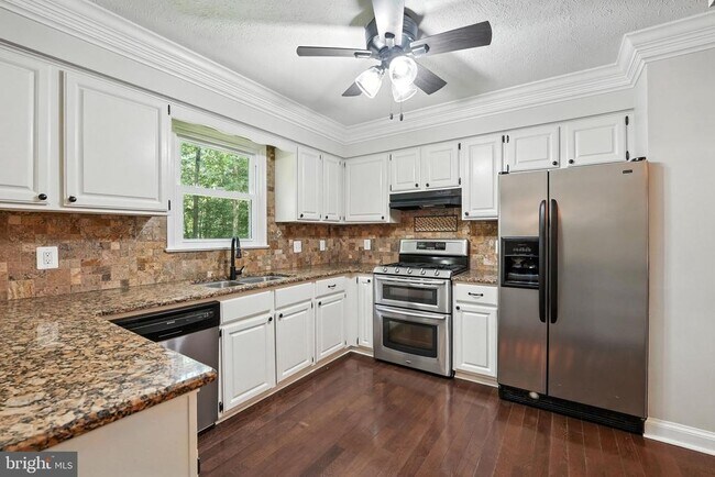 Building Photo - 11109 Ravine Dr