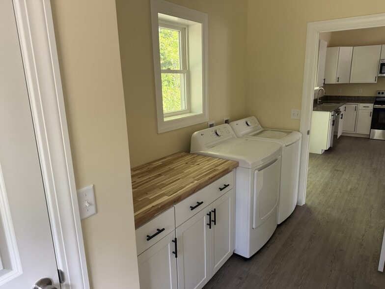 Mud/Laundry room - 150 Park St