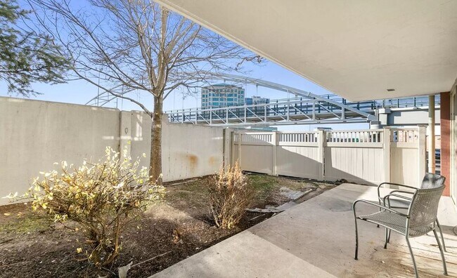 Building Photo - 4600 E Asbury Cir