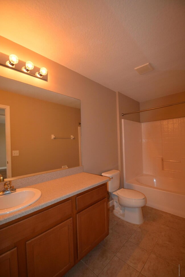 Building Photo - 2570 Revolution St