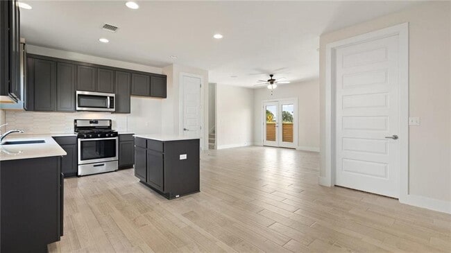 Building Photo - 7812 Hillock Terrace