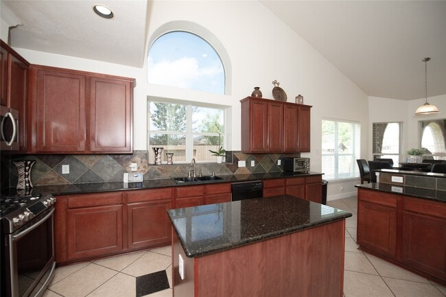 Building Photo - 1914 Lakeside Xing