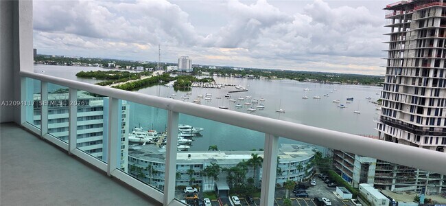 Building Photo - 7900 Harbor Island Dr