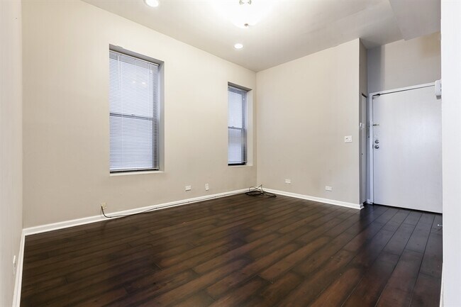 Building Photo - 1657 N Halsted St