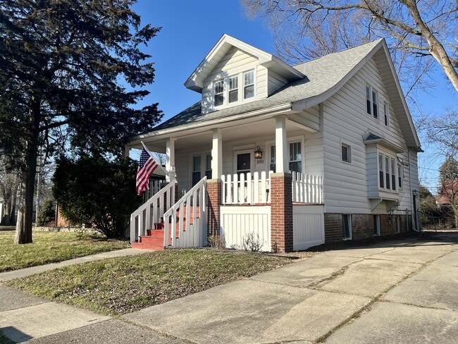 Primary Photo - 15513 N Park Ave