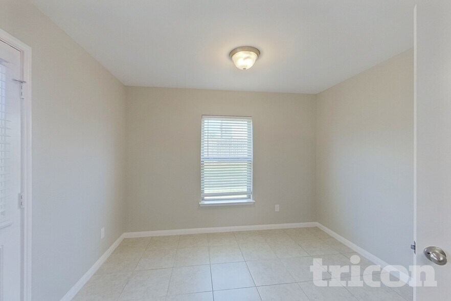 Building Photo - 6312 Jasper Lake Dr
