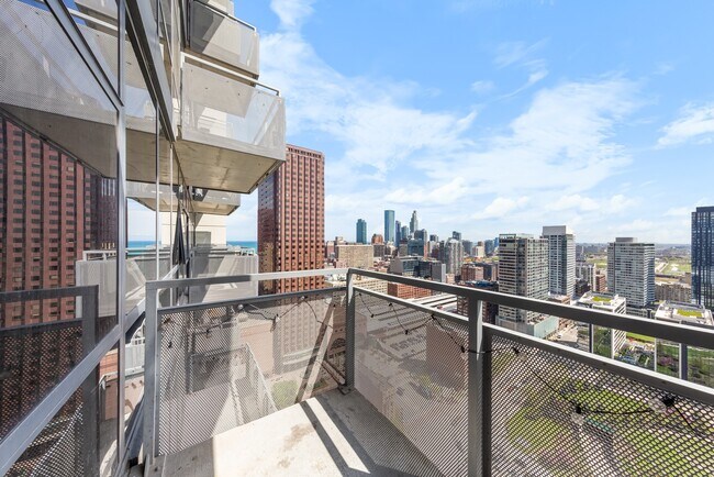 Building Photo - 235 W Van Buren St