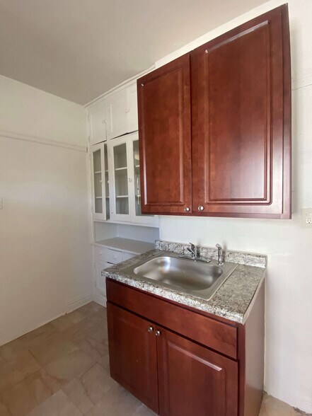 Building Photo - 6332 N Magnolia Ave