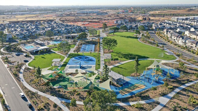 Building Photo - 5 Bedroom SFR in Irvine